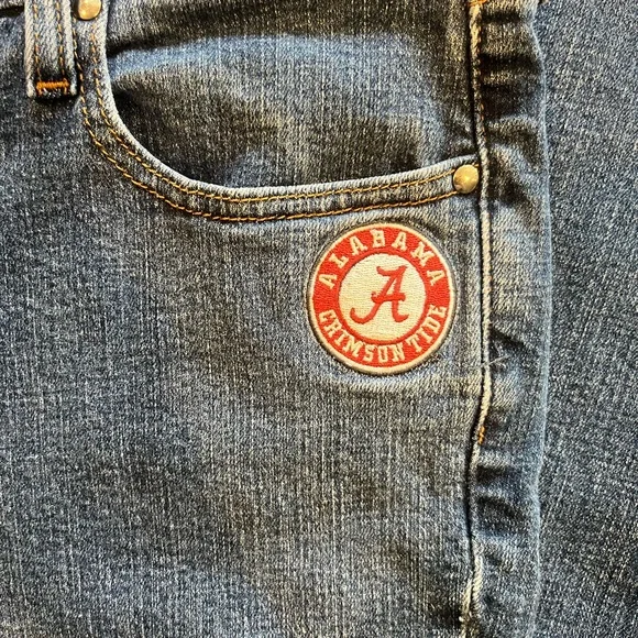 Women's Straight Leg Denim Jeans - Picture 9 of 11